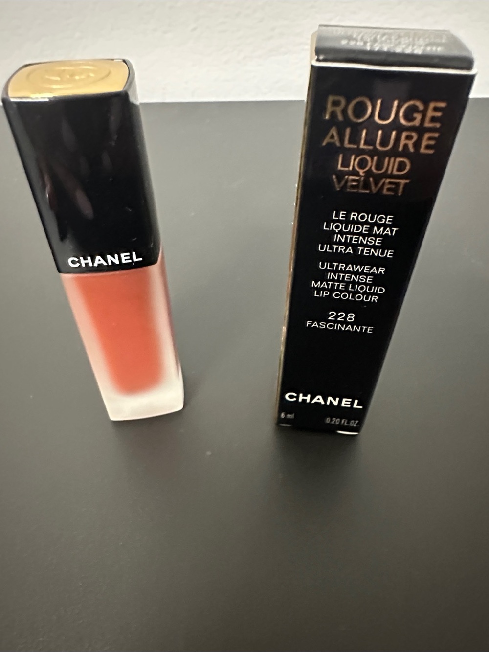 CHANEL Rouge Allure Liquid Velvet 228 Fascinante - Coral Pink